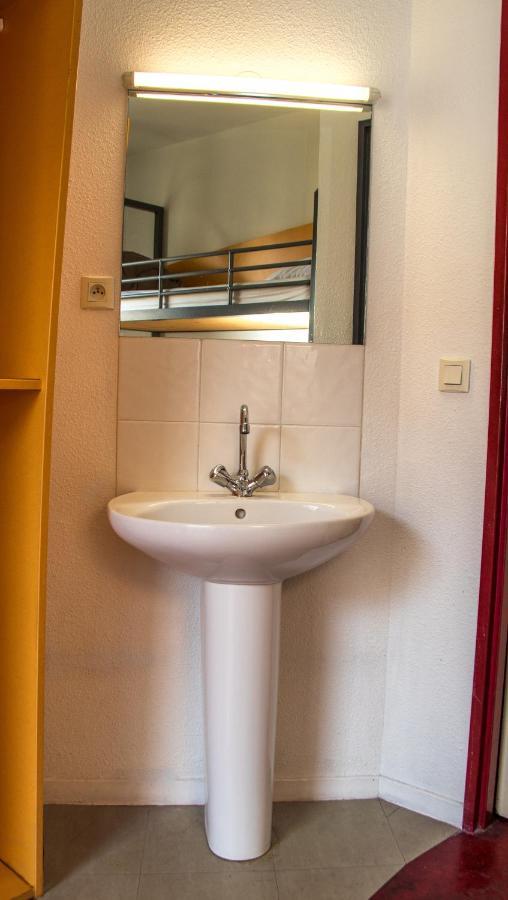 Auberge De Jeunesse Hi Nice Les Camelias Екстериор снимка