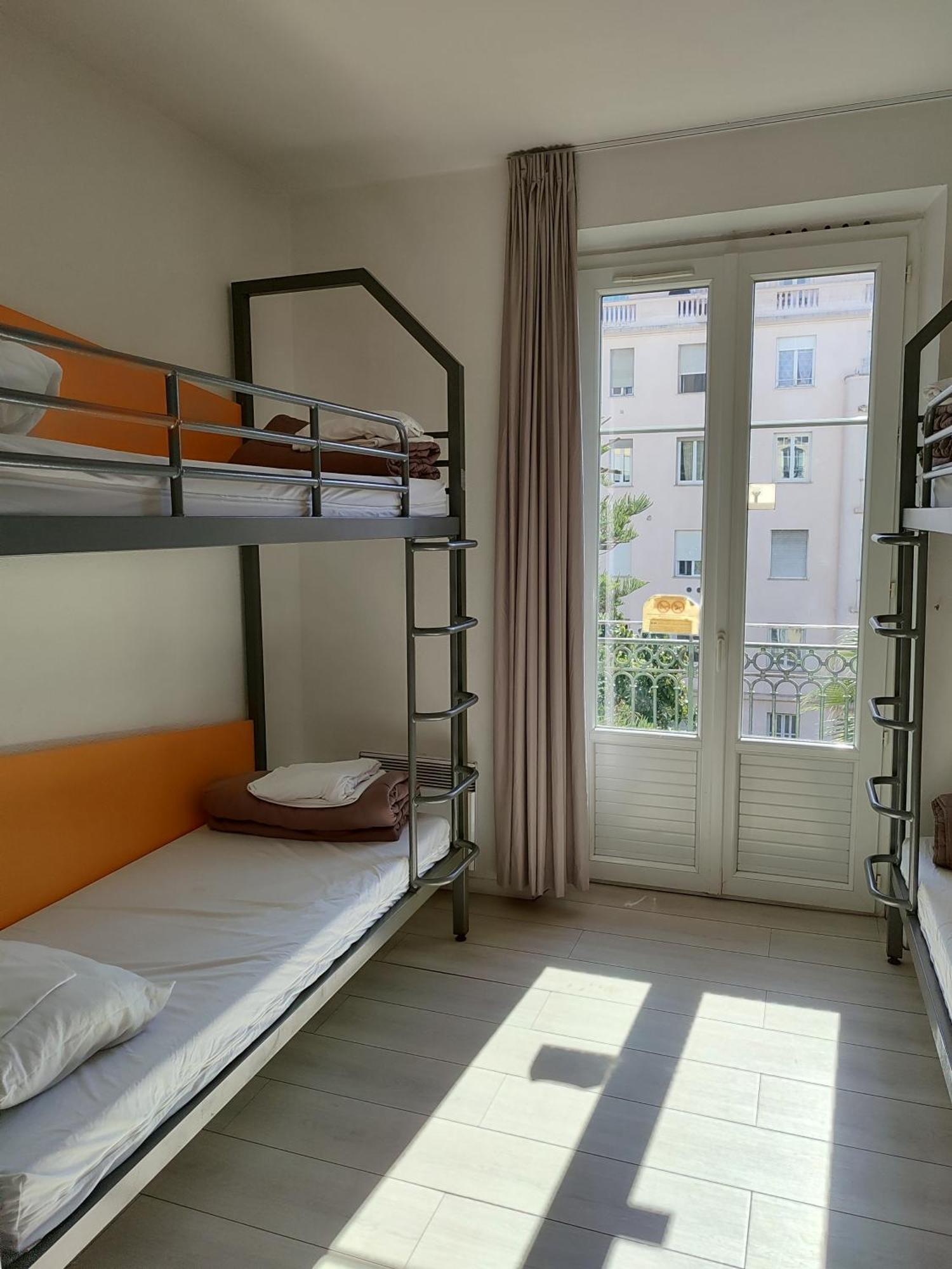 Auberge De Jeunesse Hi Nice Les Camelias Екстериор снимка